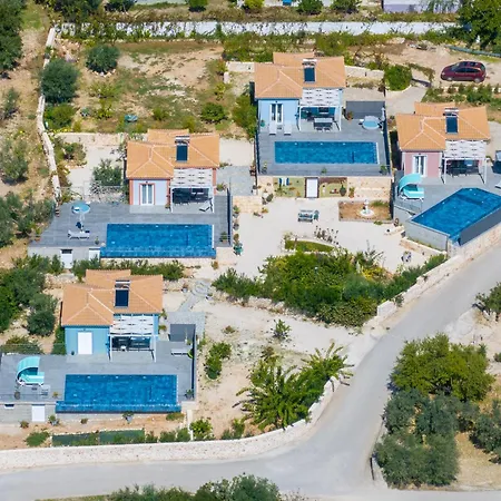 Villa Dandelion Mousata