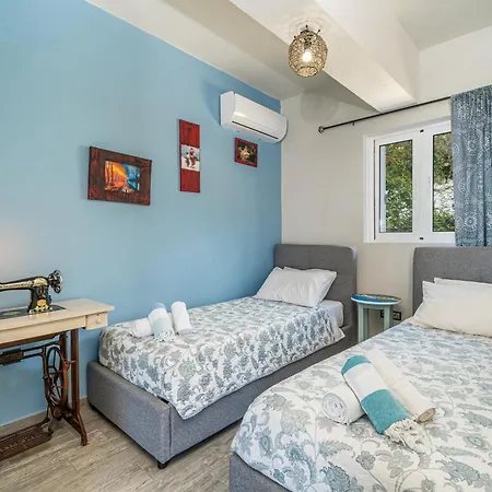 Dandelion Villa